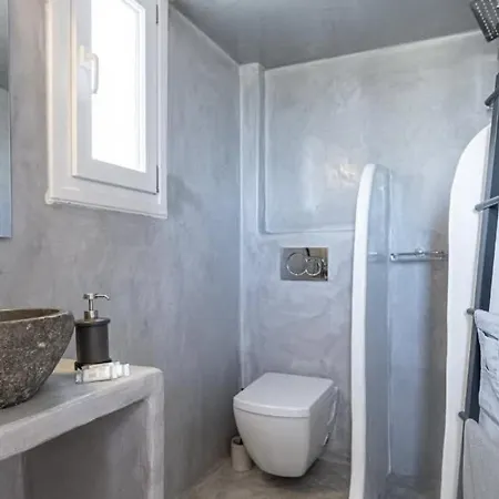 Апартаменты Modern Naya Escape In Santorini With Captivating Sea Views Мегалохори