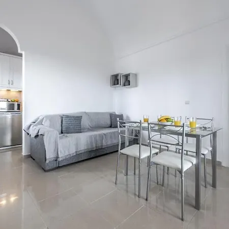 Apartament Modern Naya Escape In Santorini With Captivating Sea Views