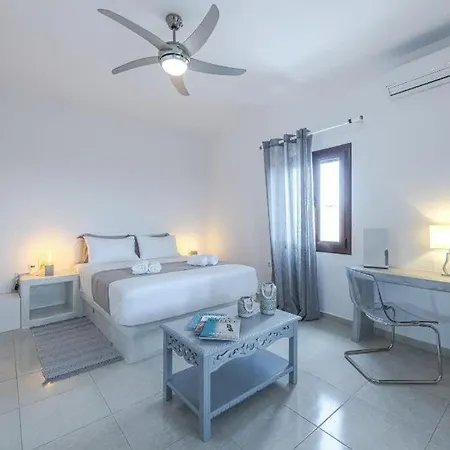 Modern Naya Escape In Santorini With Captivating Sea Views